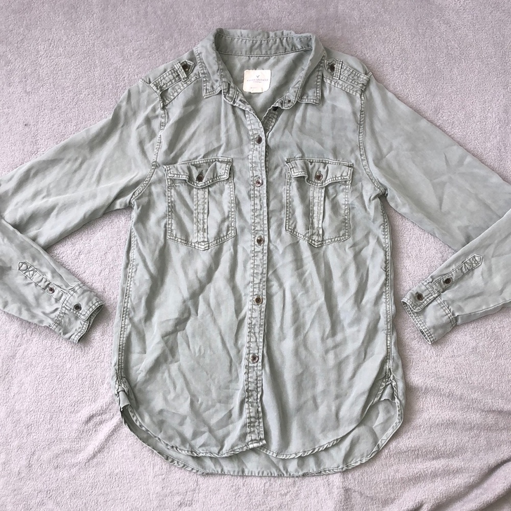 American Eagle Boyfriend Fit Green Button-up